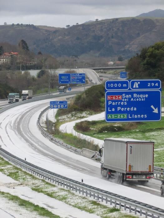 Impresionante granizada en Llanes