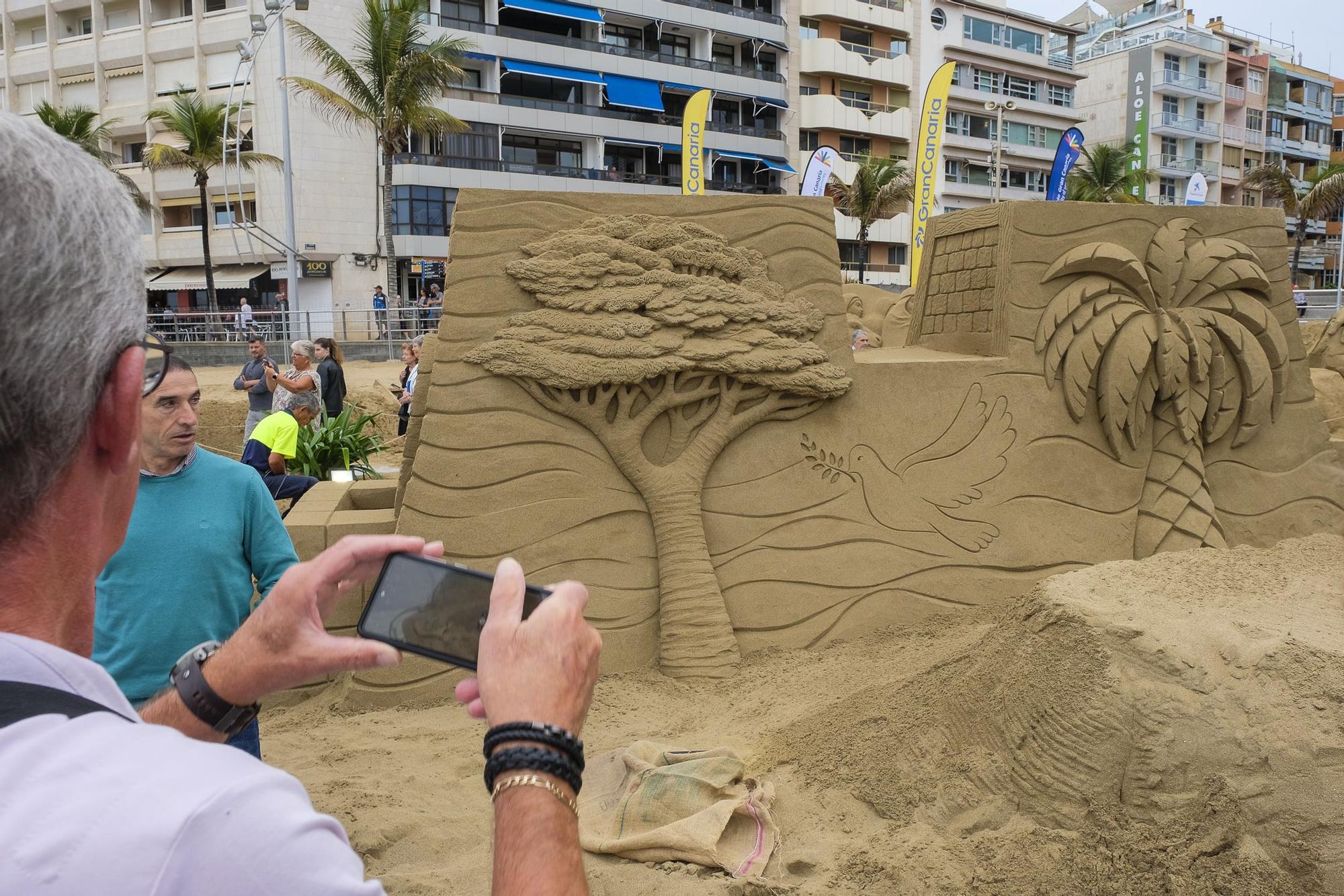 Inauguración del Belén de Arena en la playa de Las Canteras