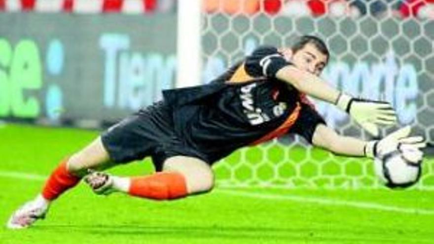 Iker Casillas, elegido el mejor portero del mundo del 2009