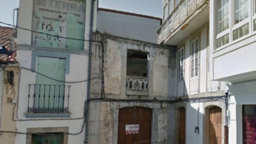 Betanzos abre la puerta a la venta forzosa de dos viviendas en ruinas del casco histórico