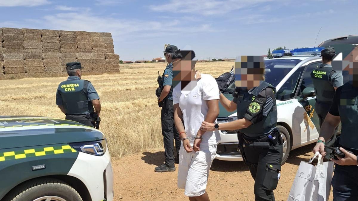 Tres detenidos en Fontanillas de Castro tras huir de un control policial en A Coruña