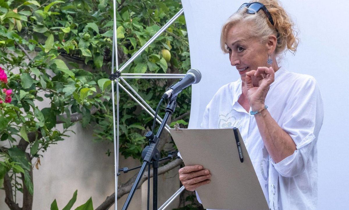 Lola Maestre fue la encargada de leer el pregón de este año con motivo de las fiestas de Sa Calatrava. | ANA B. MUÑOZ