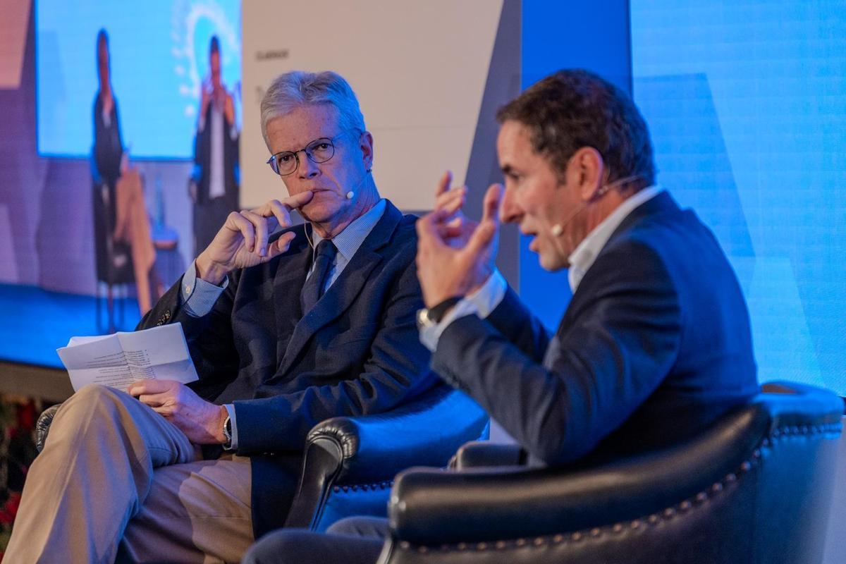 Martí Saballs, director de información económica de Prensa Ibérica, y Carlos Ventura, director general de negocio de Banco Sabadell