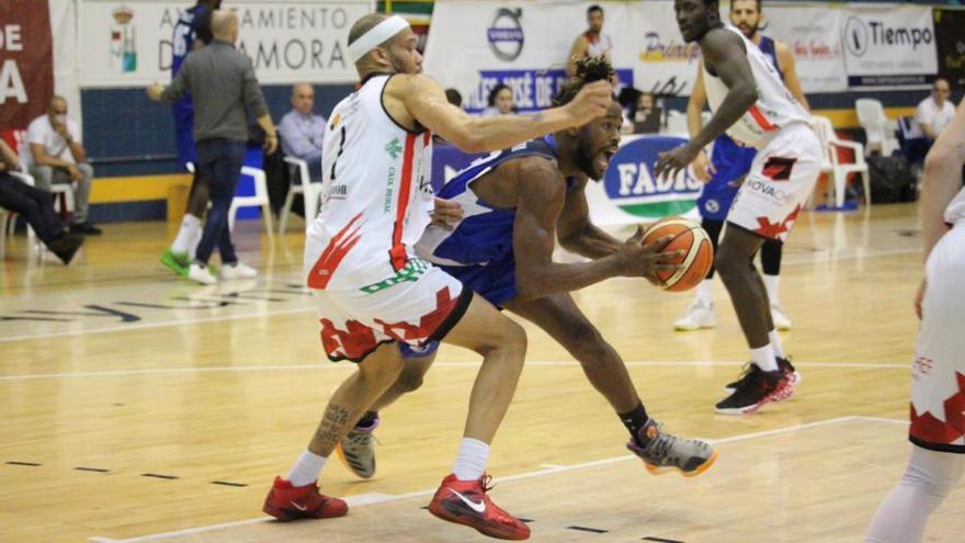 Imagen del encuentro entre el CB Zamora y el CB Marbella.