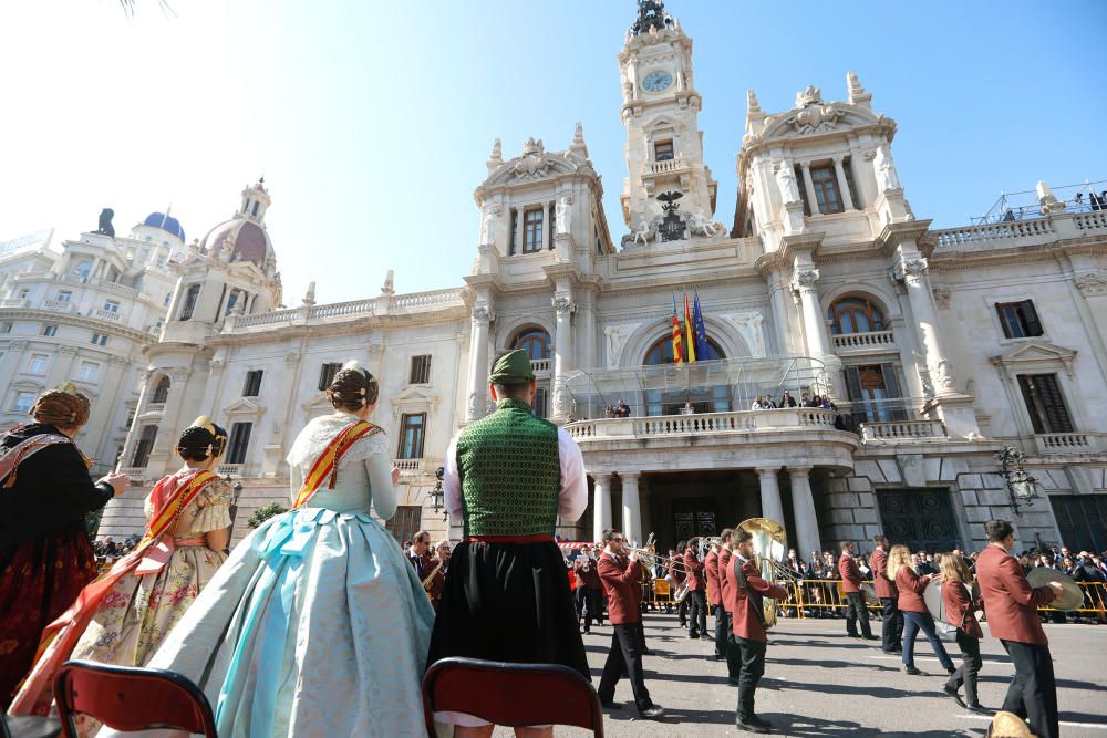 Actos de la Crida: Entrada de bandas de música