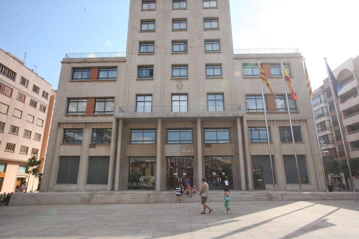 Fachada del ayuntamiento de Vila-real.