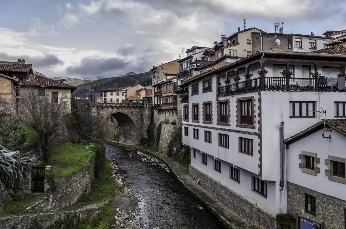 Y esto es Potes, otra reliquia del norte