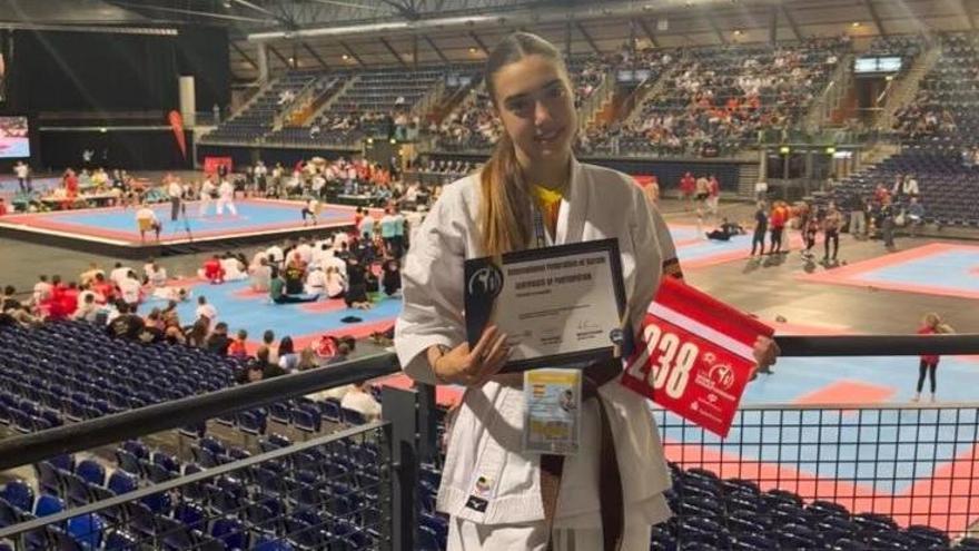 Amaya Amezcua queda entre las diez mejores del mundo en el Campeonato del Mundo de Karate