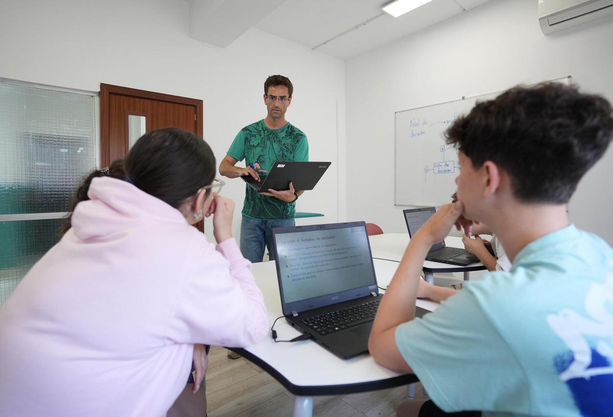 La inteligencia artificial se aplica ya en 60 centros educativos de Córdoba