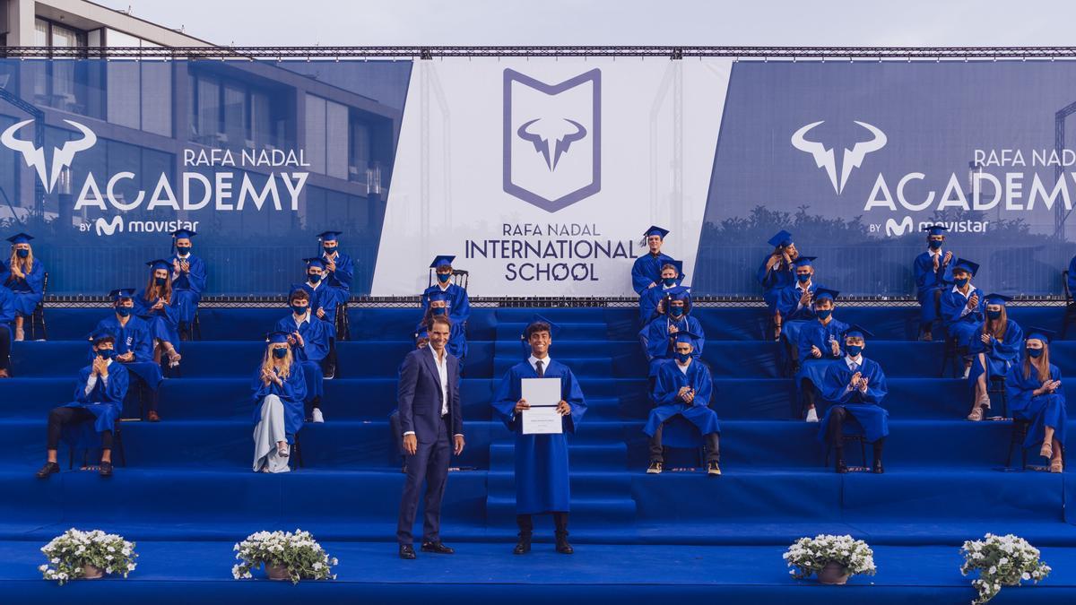 Ceremonia de graduación del Rafa international School, acompañados por el propio Rafa Nadal.