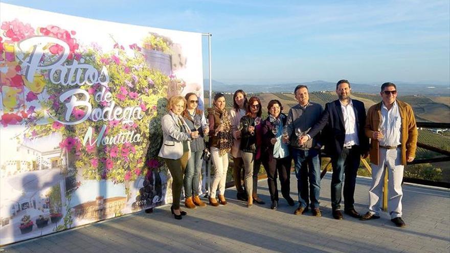 El Ayuntamiento vincula la fiesta de los patios con el turismo en torno al vino