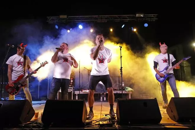 Tipuaixí es reuneix en el 8è Sant Pere Rock