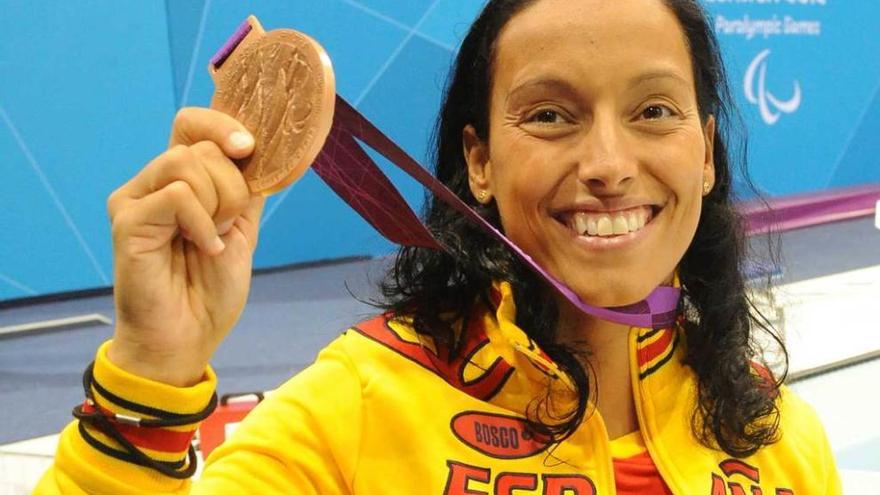 Teresa Portales, con una de las medallas que logró en Londres 2012.