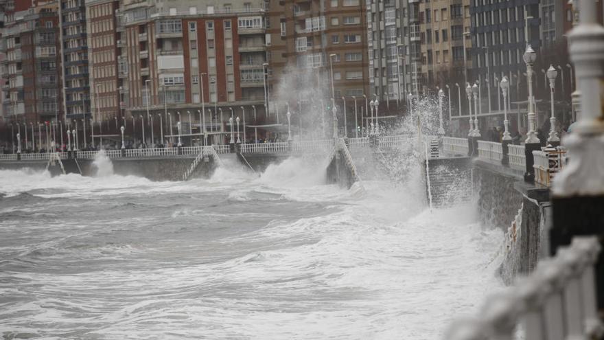 Asturias estará mañana en alerta naranja por fenómenos costeros