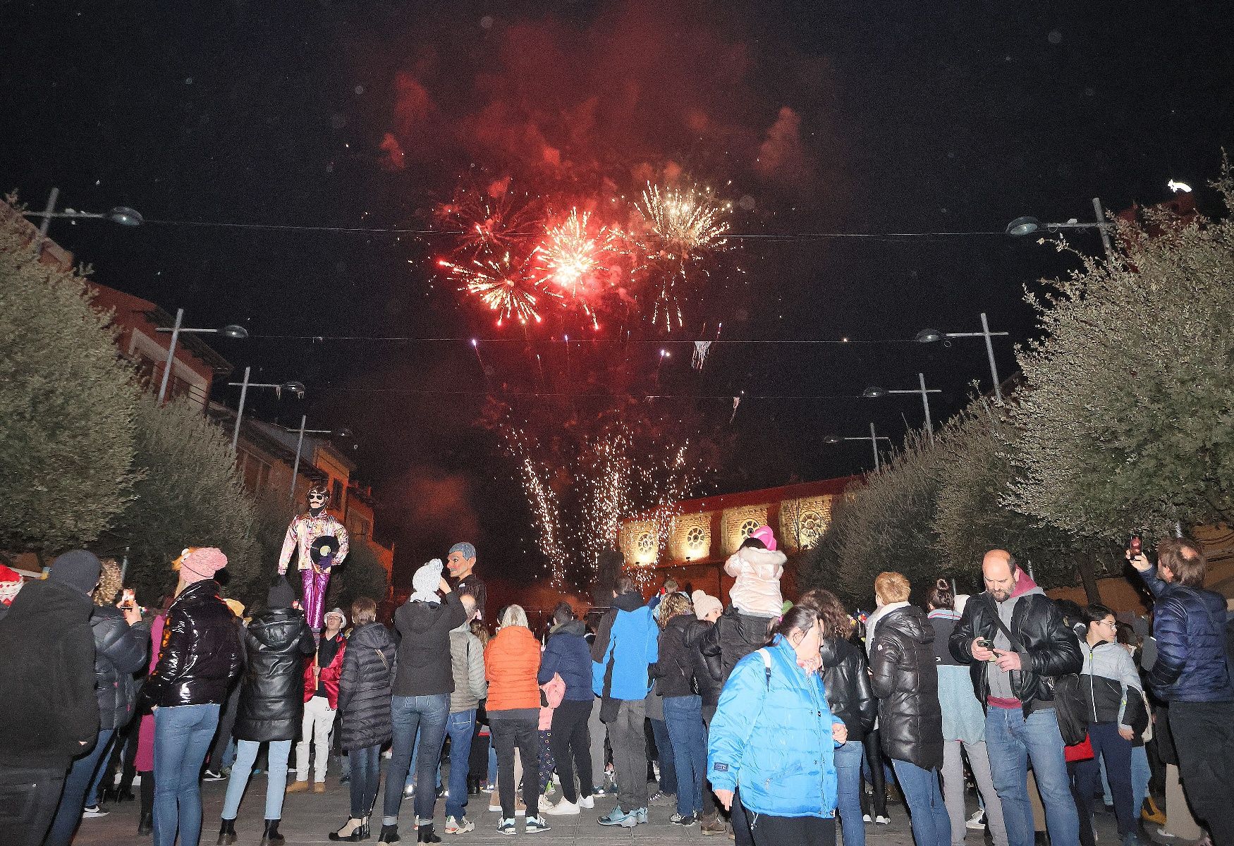 Sallent es desferma amb una rebuda gegantina entre focs d’artifici