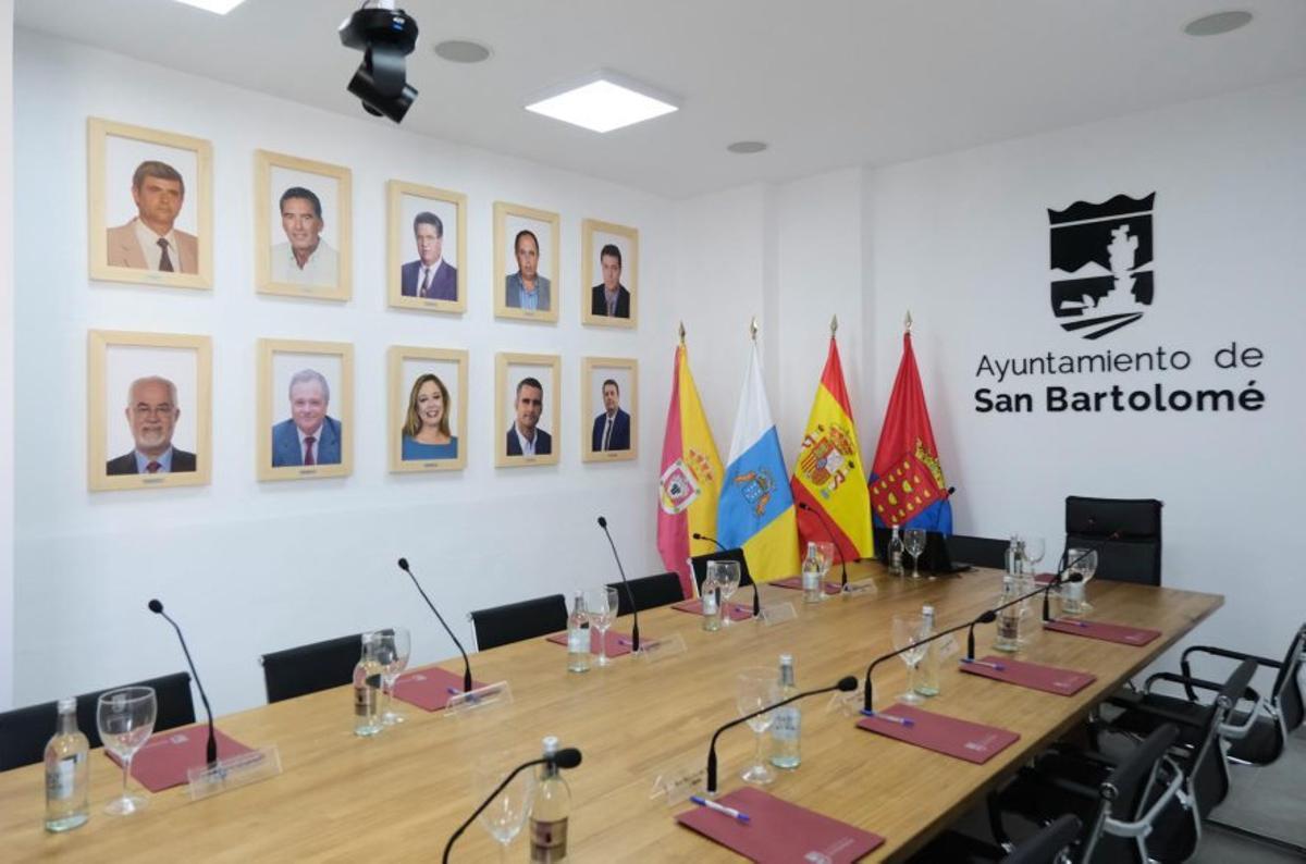 Exposición permanente de las 10 fotografías de los alcaldes.