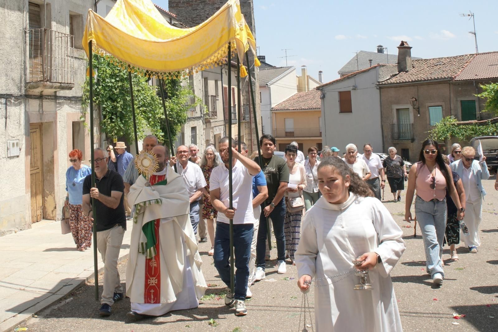GALERÍA | Corpus en Alcañices y Grisuela, y San Juan en Tábara