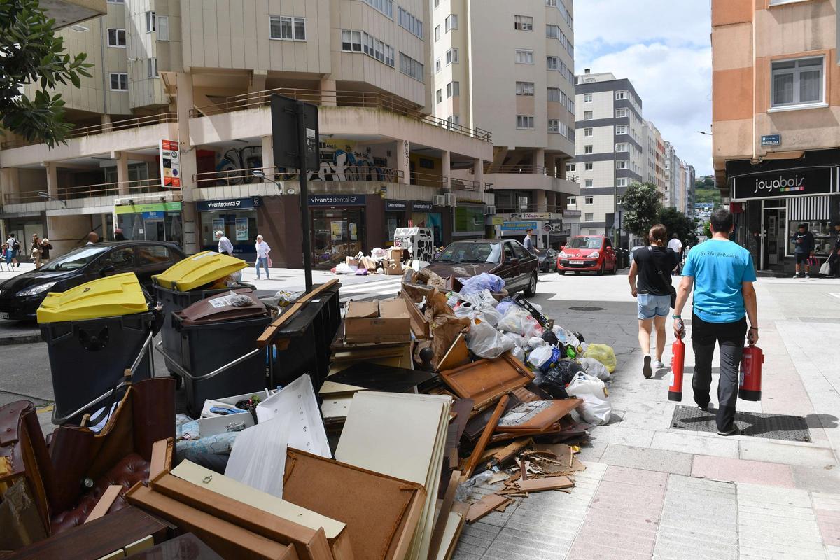Los trabajadores de la recogida de basura en A Coruña anuncian una ...