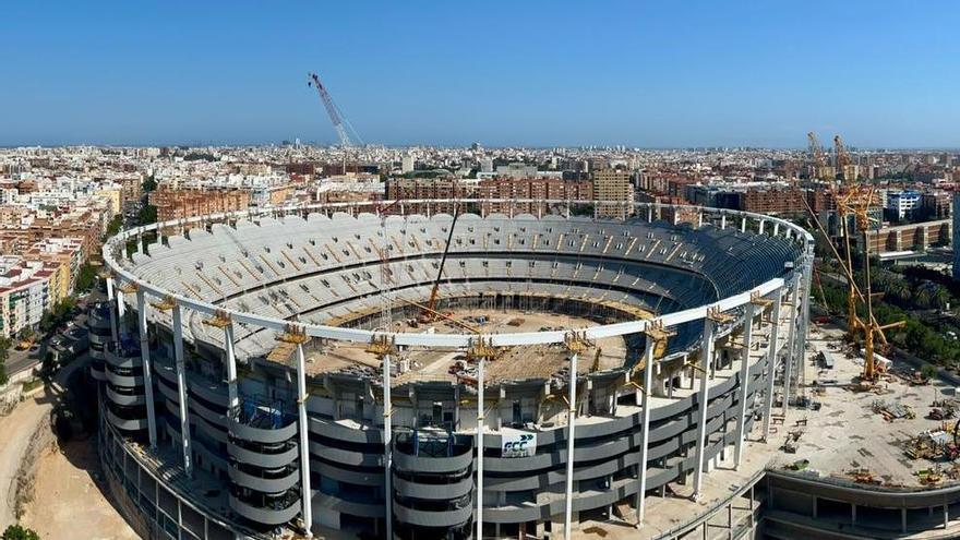 A punto el anillo superior para la cubierta del Nou Mestalla