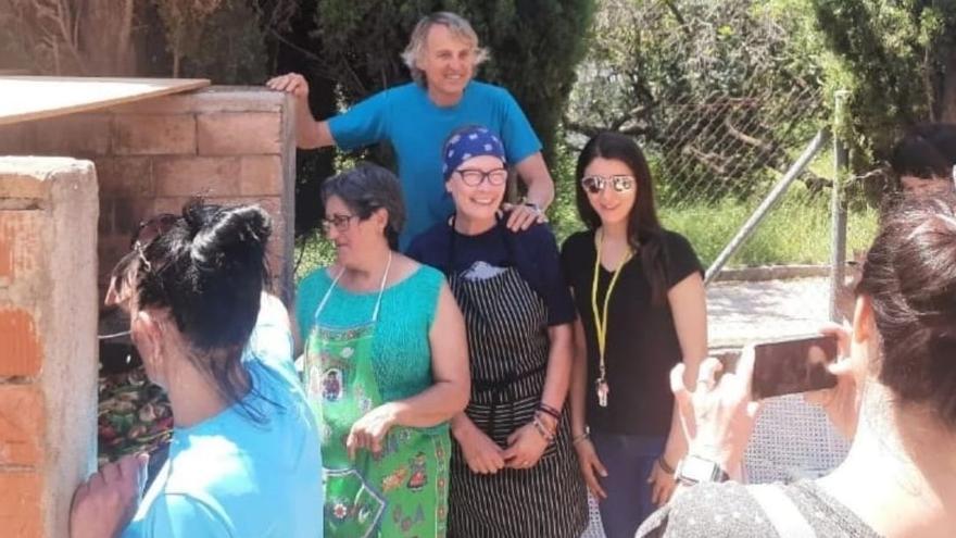 Calleja participa de una paella en Castellón.