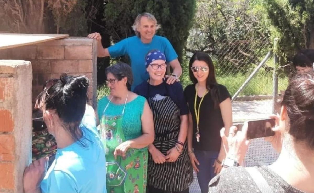 Calleja participa de una paella en Castellón.