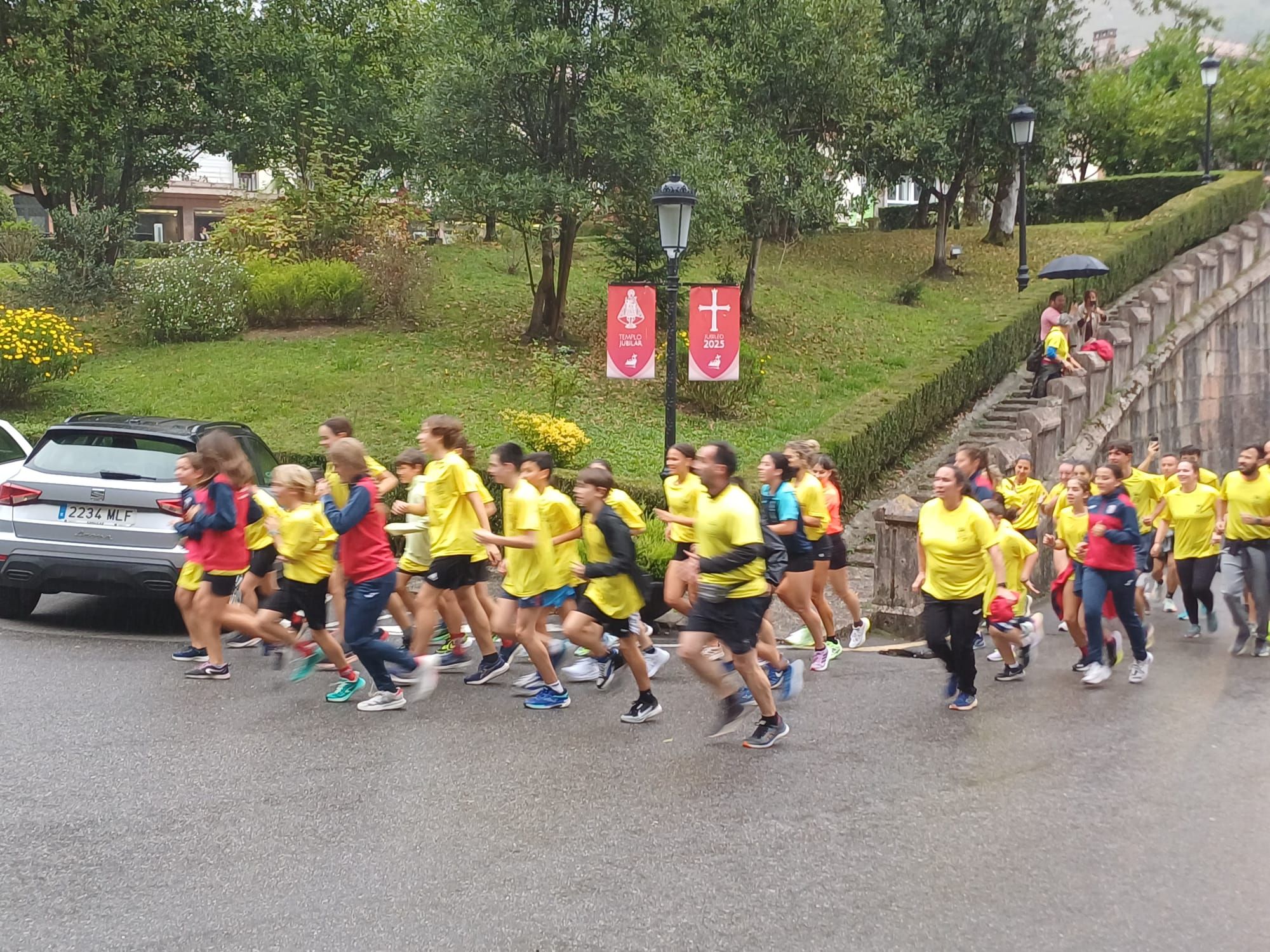 Con flores a María desde Llanera a Covadonga