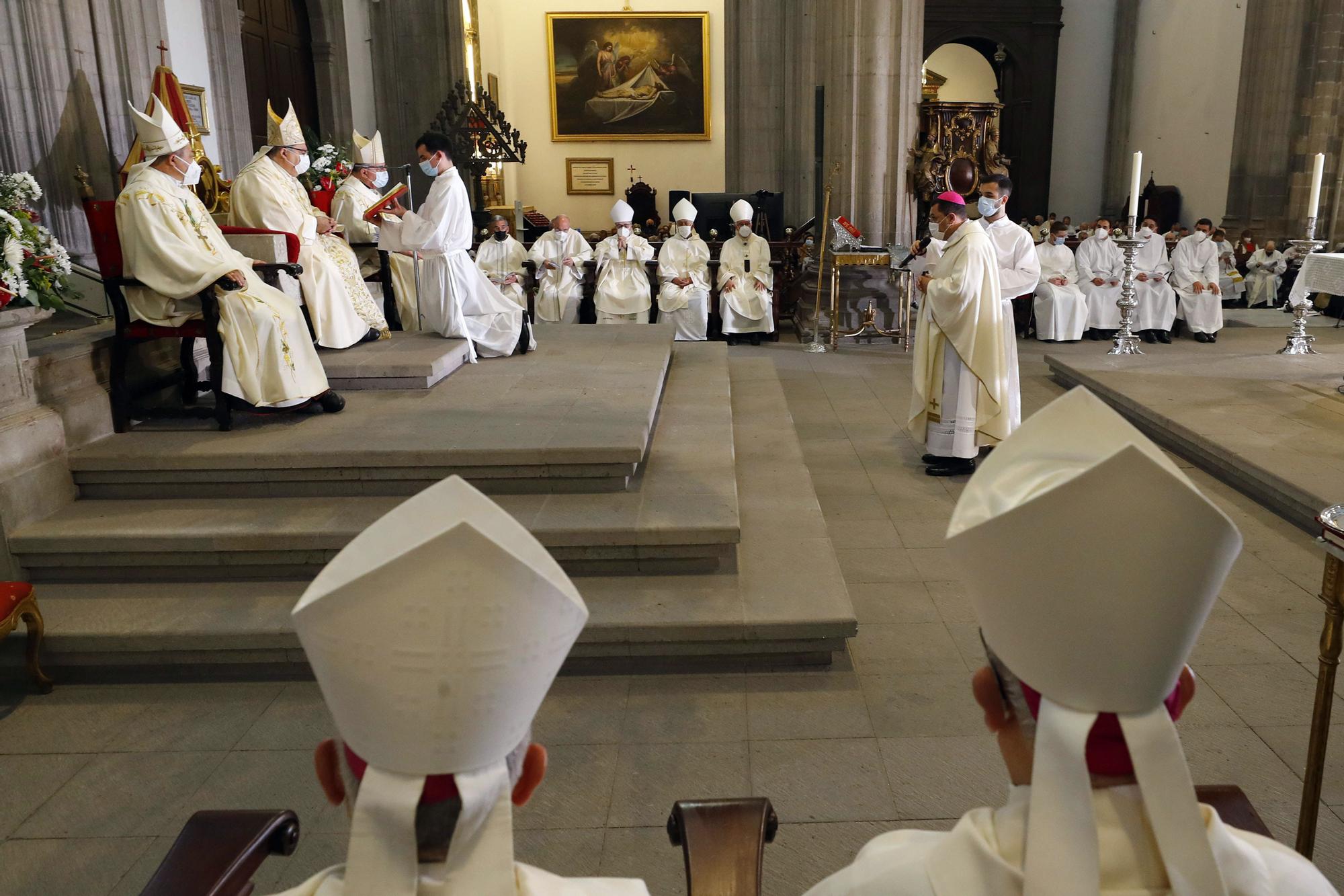 Acto de ordenación de Cristóbal Déniz como nuevo obispo auxiliar de la Diócesis de Canarias