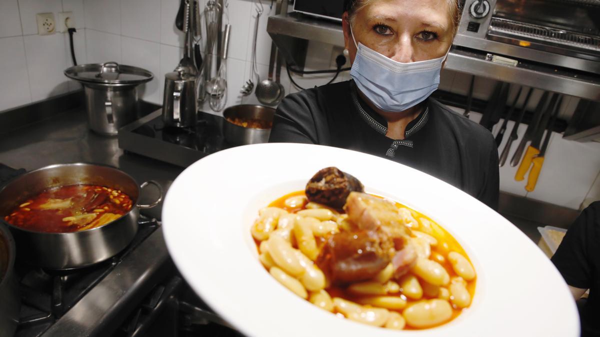 Esther Calles, cocinera del Café Central