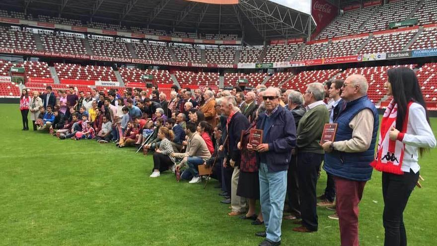 Homenaje del club a la afición del Sporting