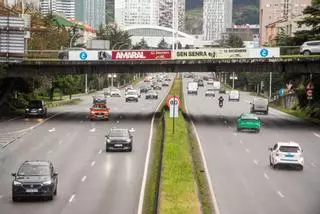 Ocasión para los amantes del motor en A Coruña: a subasta judicial un lote con miles de piezas de coche, desde un navegador para Mercedes a escobillas