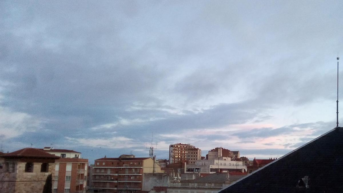 El último cielo del año 2020 en Zamora.