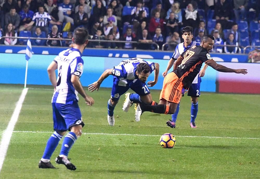 Un Çolak notable librea el ataque con un gran gol y un error suyo propicia el empate (1-1).