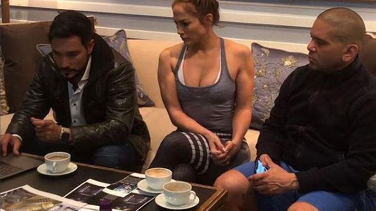 Santiago Salviche y Jennifer Lopez, preparando el clip de 'El anillo'