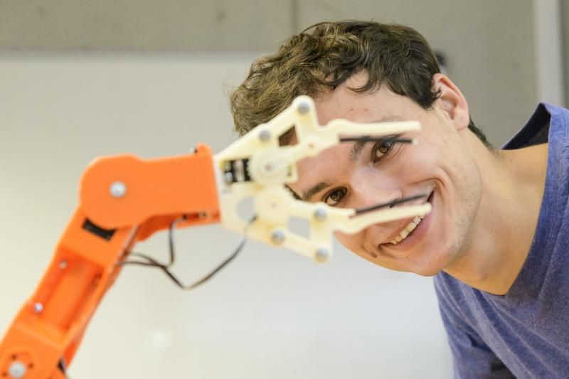Proyecto del Idetic sobre sistema óptico para manejar un brazo robótico en un entorno industrial..  | 16/05/2018 | Fotógrafo: Tony Hernández