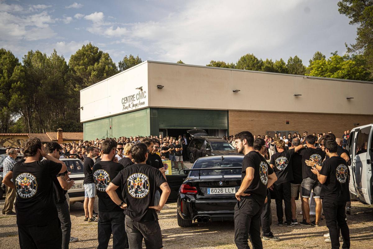 L'últim adeu de Sant Martí de Torroella a Pau Simon, el miner mort a Súria