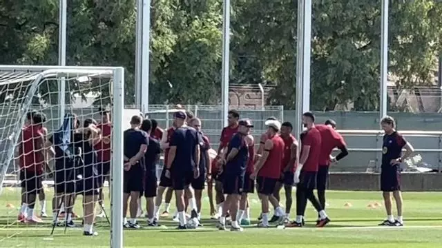 Arranca la Champions. Calor del bueno en la Ciutat Esportiva.