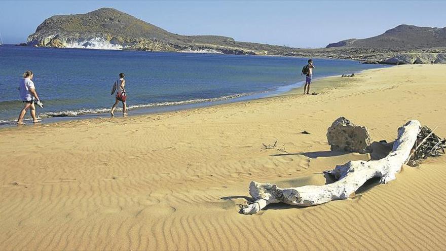 Polémica por un hotel en el corazón del parque natural del Cabo de Gata