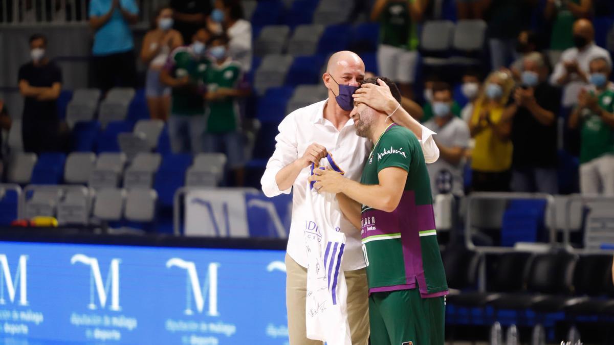 Carlos Cabezas juega su último partido con el Unicaja en el Carpena