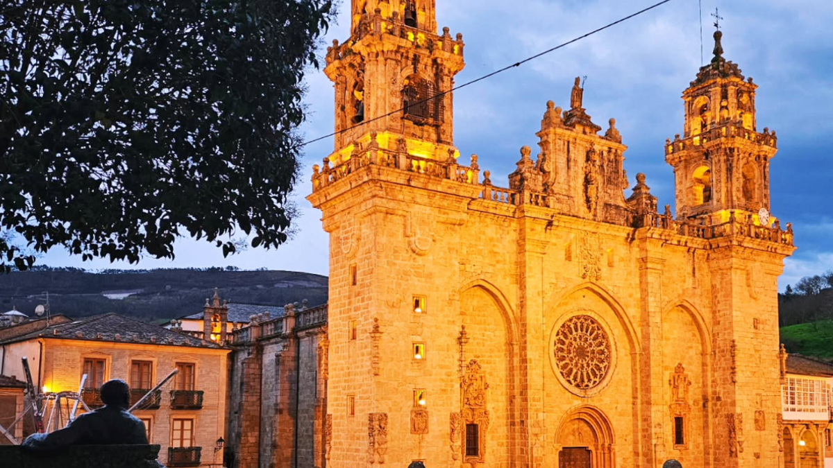La catedral de este municipio lucense reconocido como uno de los más bonitos de España.