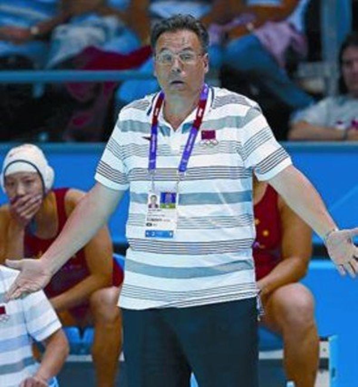 Joan Jané, durant un partit de la Xina, que ha acabat cinquena a Londres. Joan Jané, durant un partit de la Xina, que ha acabat cinquena a Londres.