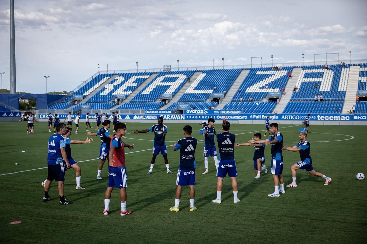 En imágenes | El Real Zaragoza remonta a la Real Sociedad B y se lleva el Trofeo Carlos Lapetra (2-1) En imágenes | El Real Zaragoza remonta a la Real Sociedad B y se lleva el Trofeo Carlos Lapetra (2-1)