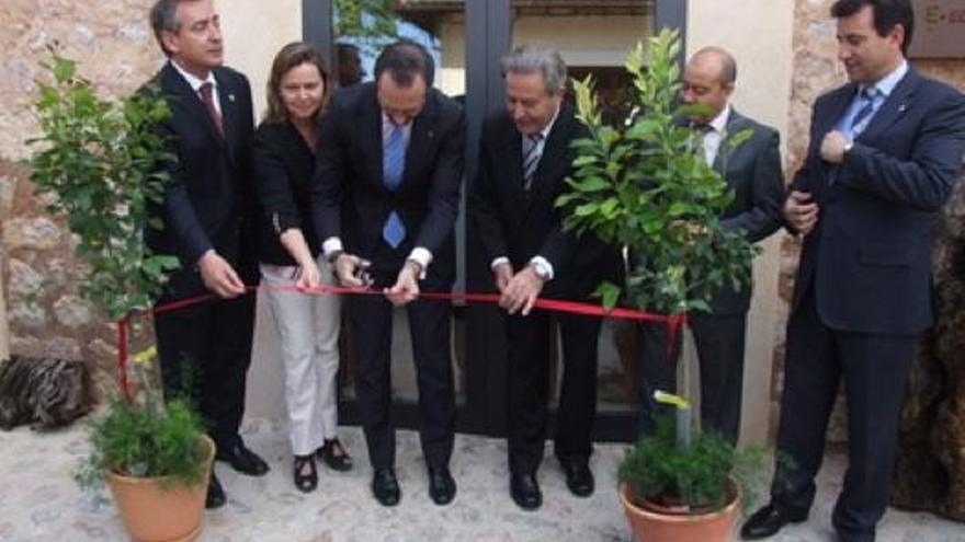 Balearen-Premier Bauzá eröffnete das Besucherzentrum im April 2013.