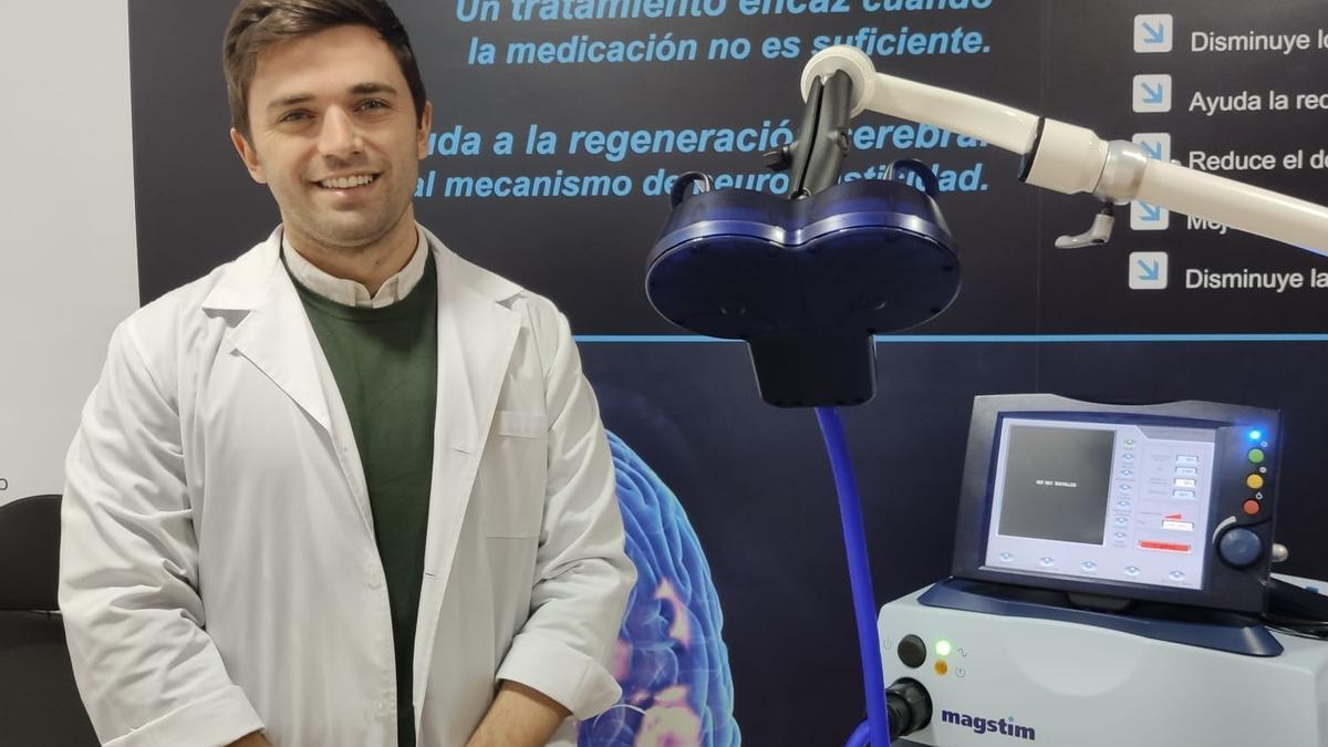 El doctor Alejandro Fuertes está especializado en la estimulación cerebral no invasiva.