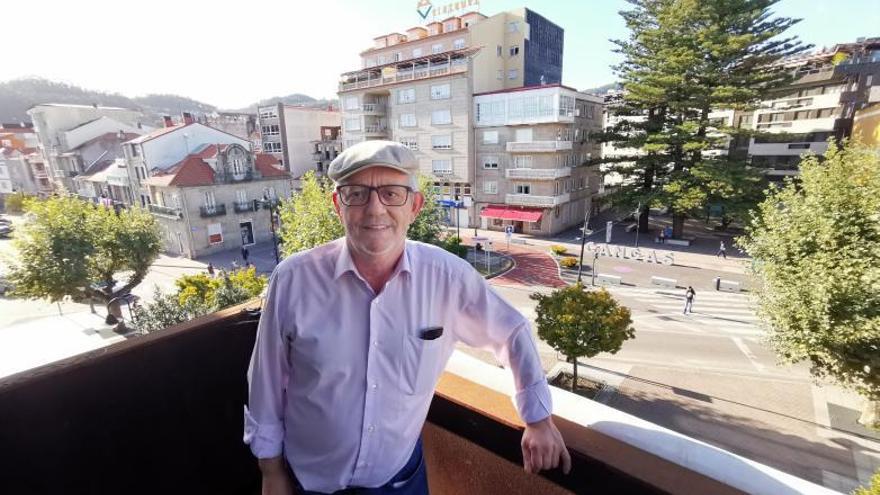 Xosé Manuel Pazos, en el verano de 2020, en el balcón del Concello de Cangas.