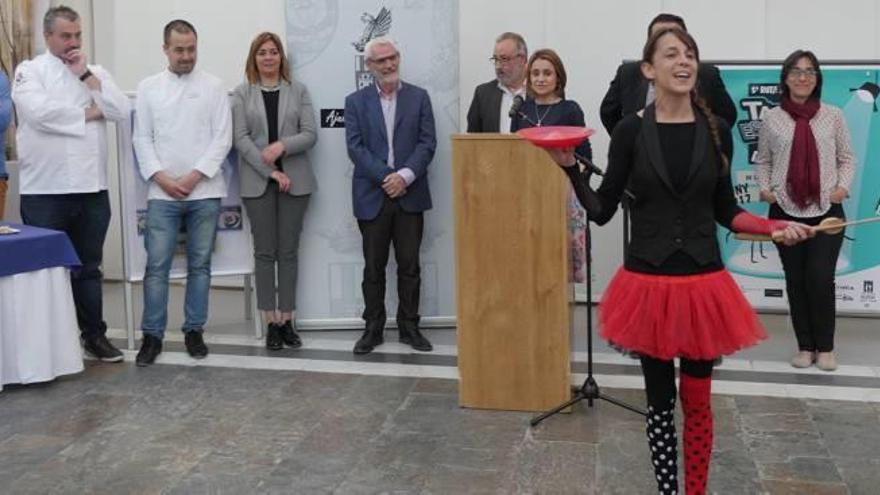 Durante la presentación se pudo ver un anticipo de las actuaciones teatrales que se verán en la calle.