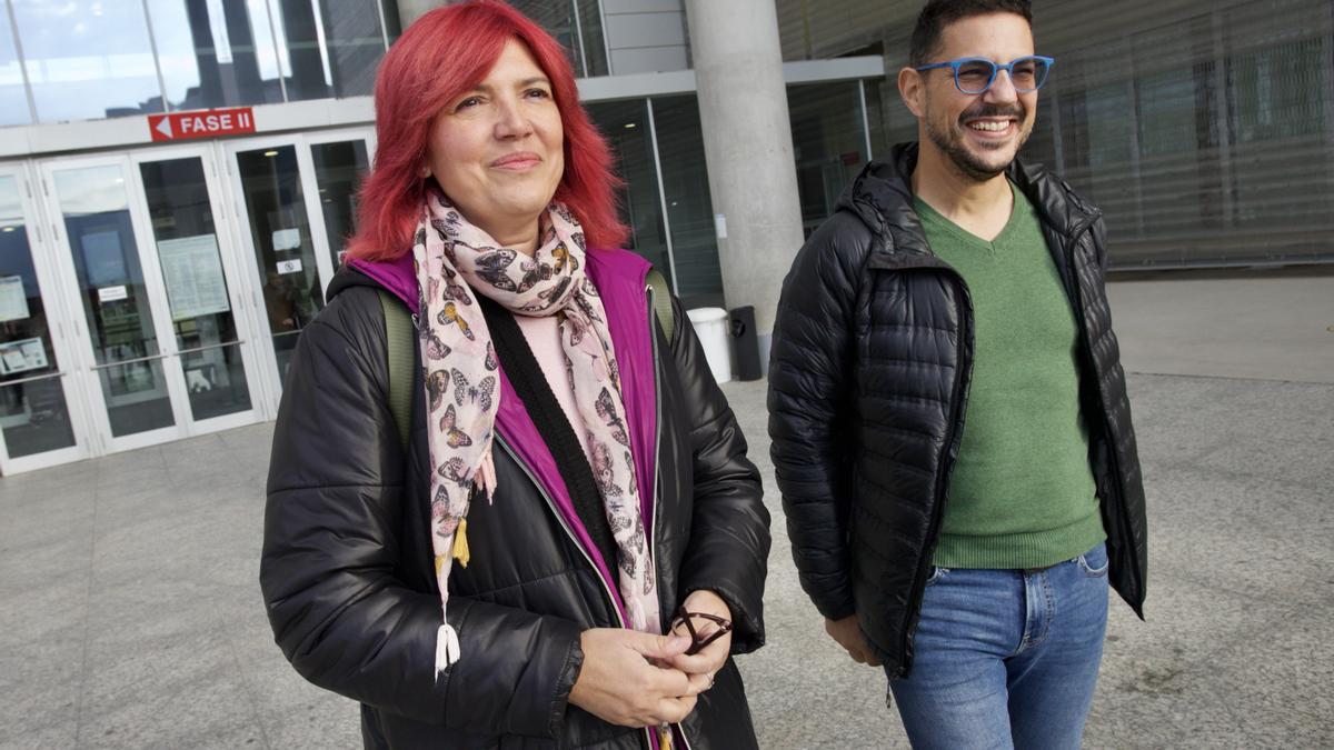 Amelia Corominas a la salida de los juzgados tras la suspensión del juicio.