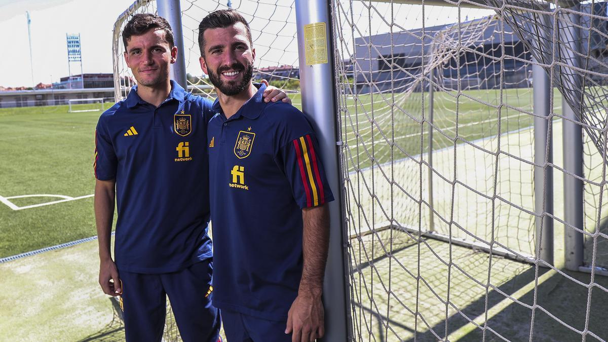 Guillamón y Gayà durante uno de los entrenamientos