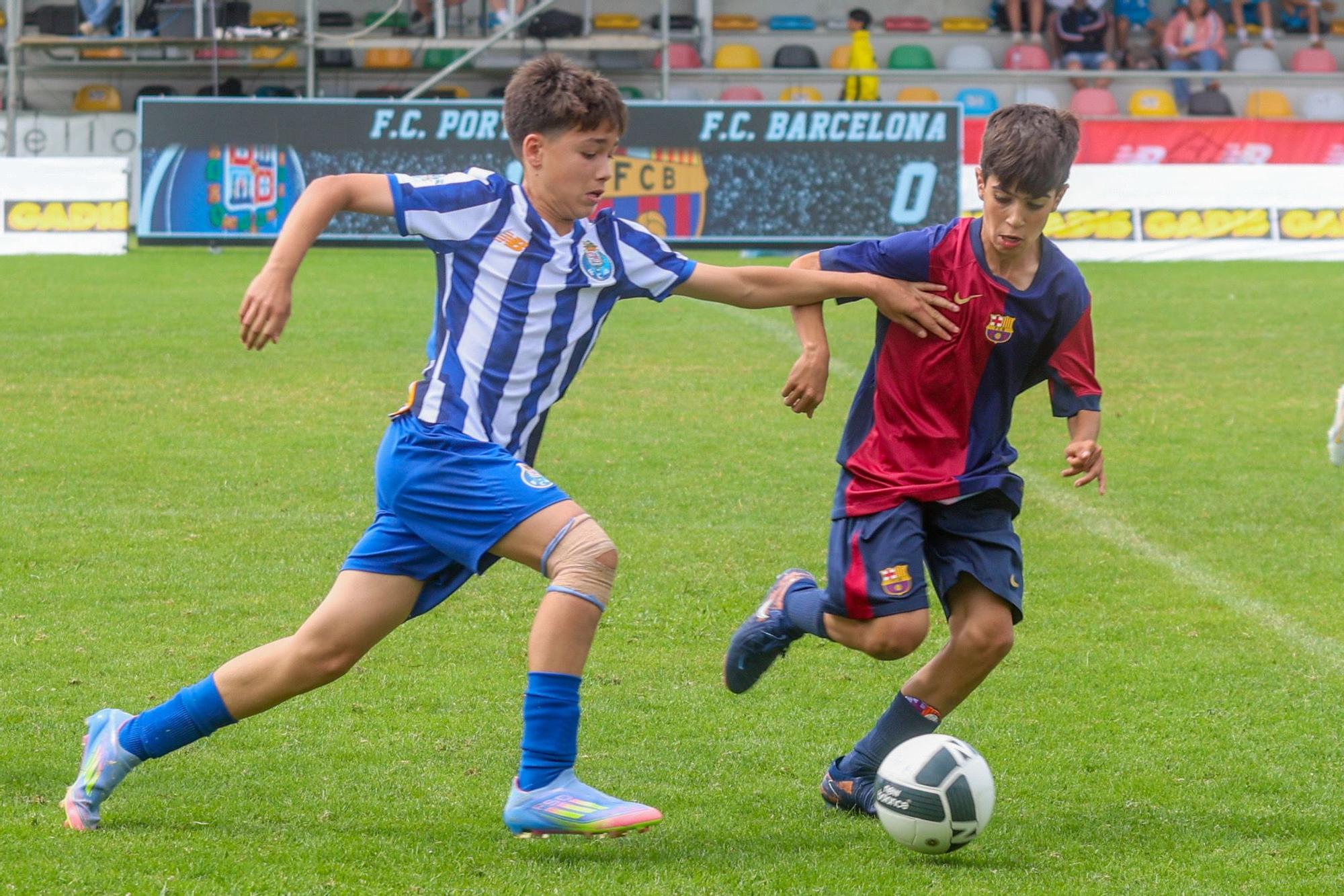 El Porto se lleva el primer título de Arousa Fútbol 7 a Portugal