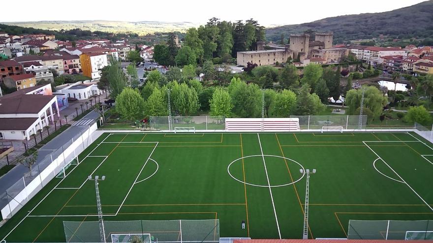Jarandilla de la Vera estrena campo de fútbol de césped artificial