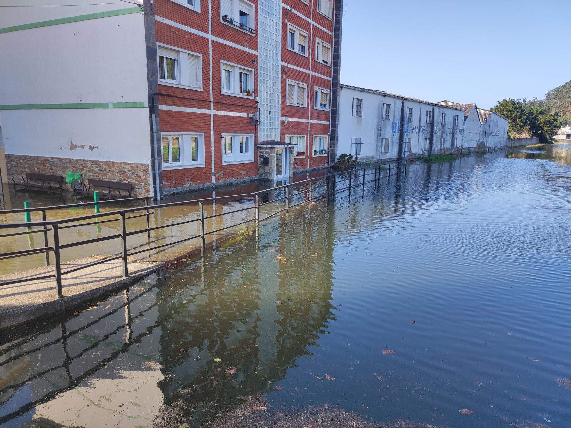 En imágenes: El efecto de las mareonas en Vegadeo, Navia y Luarca